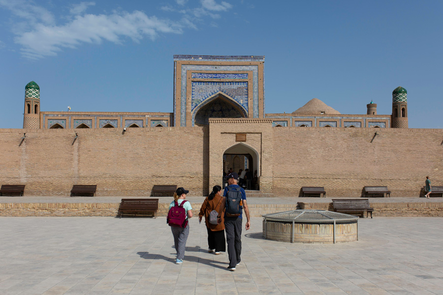 Madraza Muhammad Rahim-khan, Jivá