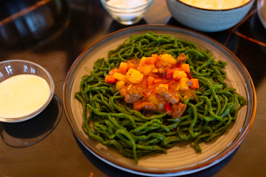 Shivit oshi, Gastronomie à Khiva Shivit oshi, Gastronomie à Khiva