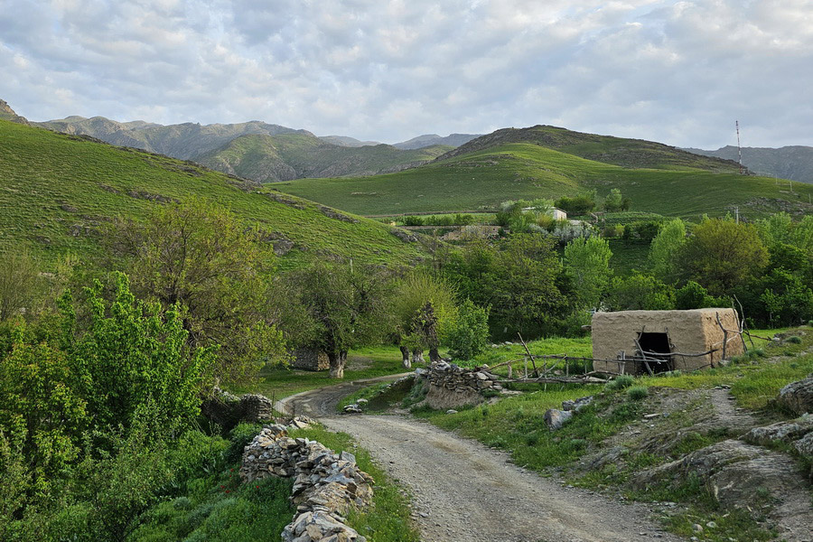 Поселок Асраф, Нуратинские горы