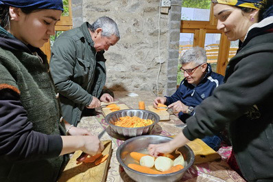 Поселок Асраф, Нуратинские горы