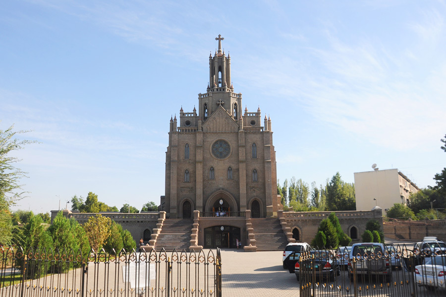 Католический собор в ташкенте