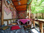 Oriental trestle-bed