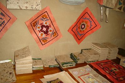 Handicrafts of Uzbekistan: Samarkand paper