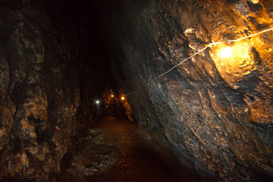 Grotte de Khazrat Daoud aux environs de Samarkand