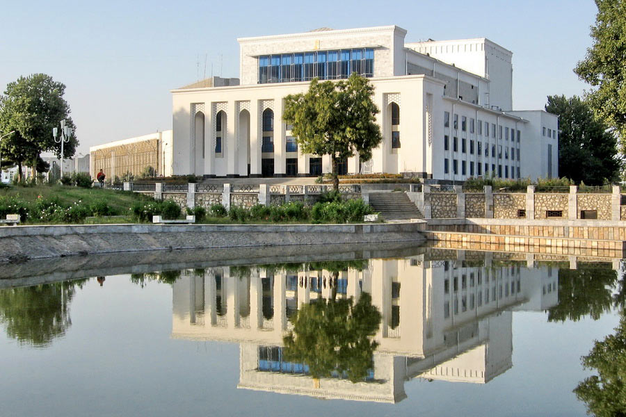 Le théâtre régional de théâtre musical de Samarkand