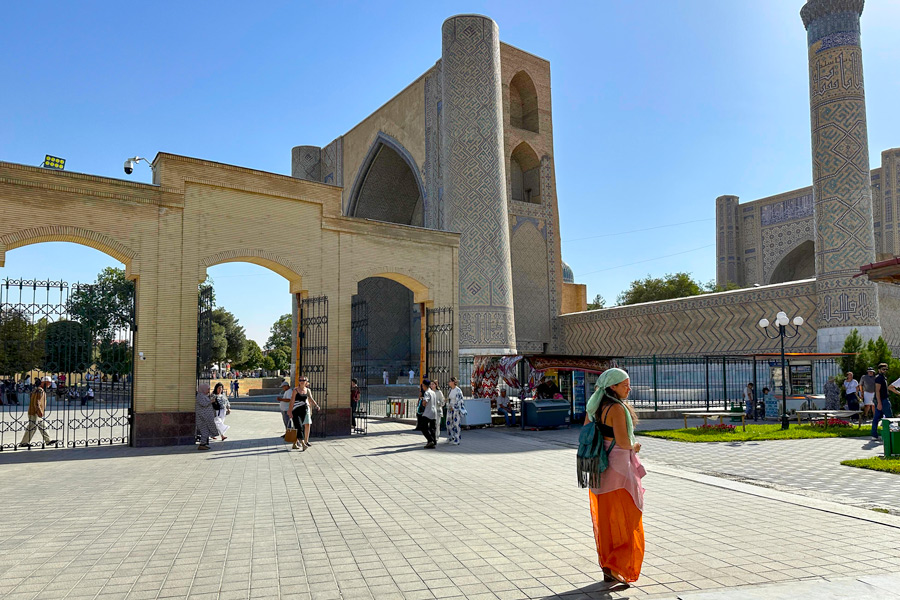 Siab Bazaar and Bibi-Khanym Mosque, Samarkand