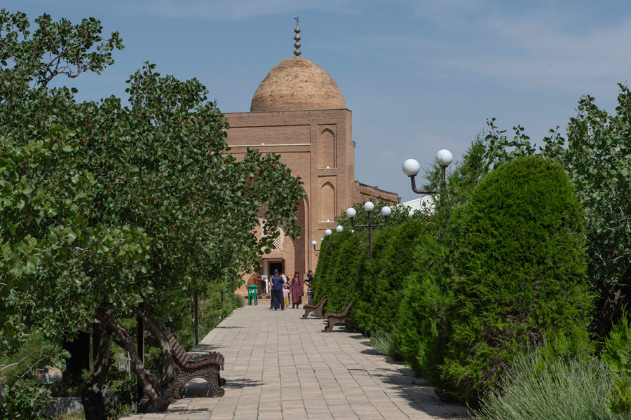 Mausoleum of Mukhammad Sodiq, Langar