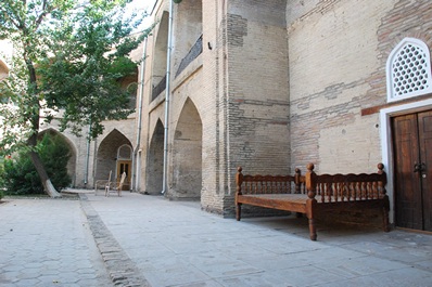 Center of Applied Arts in Abul Kasim Madrasah, Tashkent