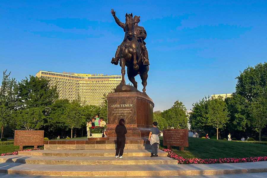 Площадь Амира Тимура, Ташкент Площадь Амира Тимура, Ташкент