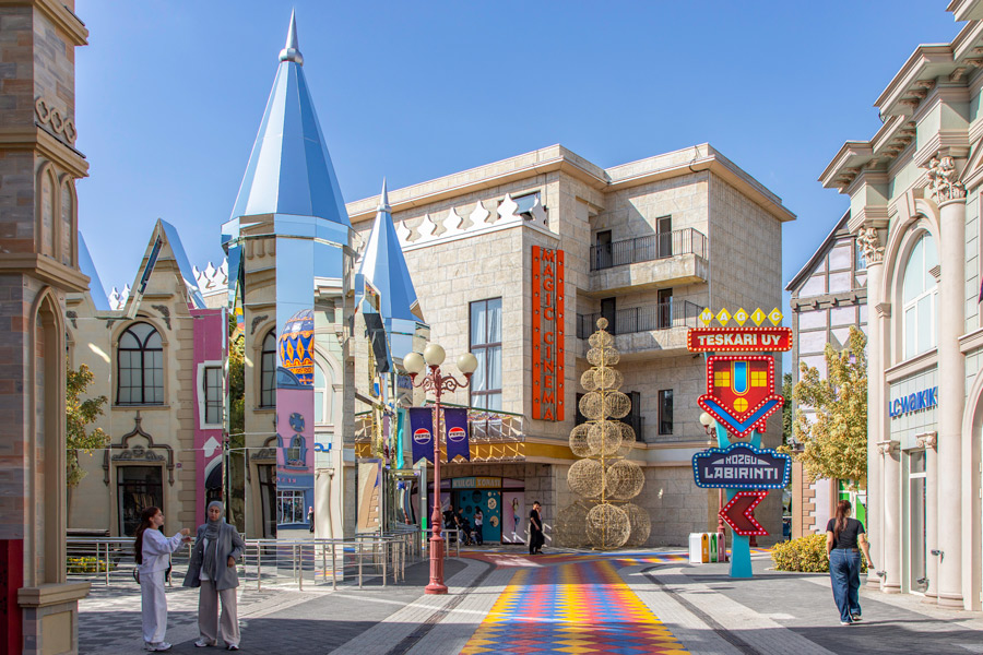Mirror Maze and Upside-Down House, Magic City, Tashkent Mirror Maze and Upside-Down House, Magic City, Tashkent