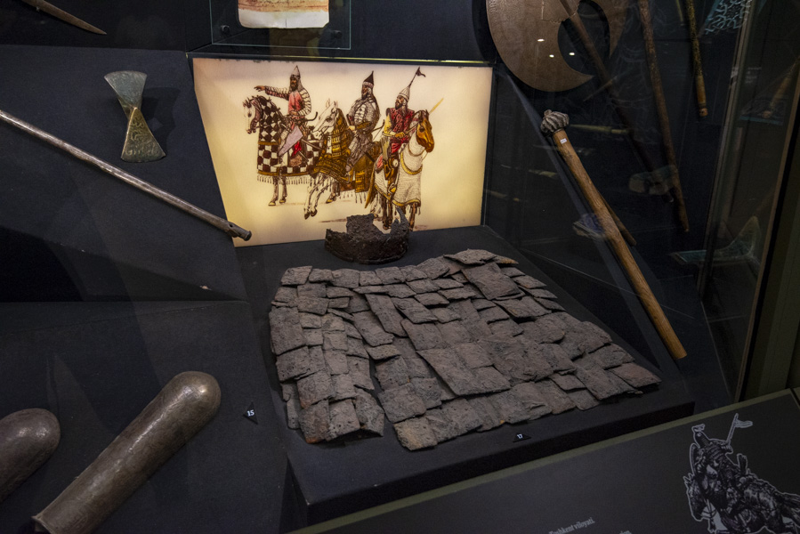 Lamellenrüstung der Timuriden, Staatliches Museum für Geschichte Usbekistans in Taschkent Lamellenrüstung der Timuriden, Staatliches Museum für Geschichte Usbekistans in Taschkent
