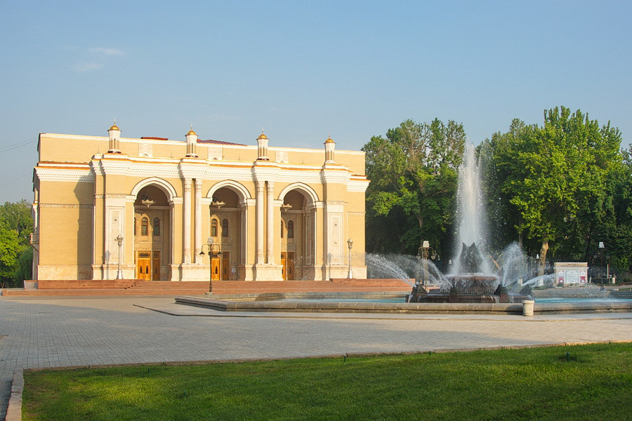 Things to Do in Tashkent - Watch the performance at Alisher Navoi Theater