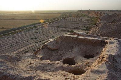 Kampyr-Tepa, environs de Termez