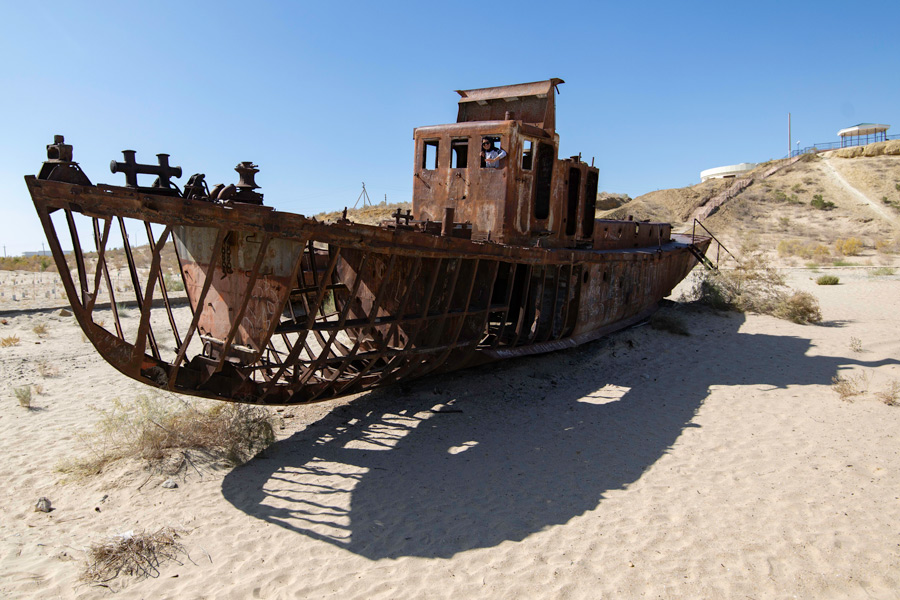 Walk on the Bottom of the Aral Sea, Muynak