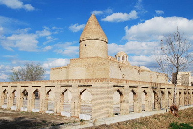Mausoleo Chashma-Ayub
