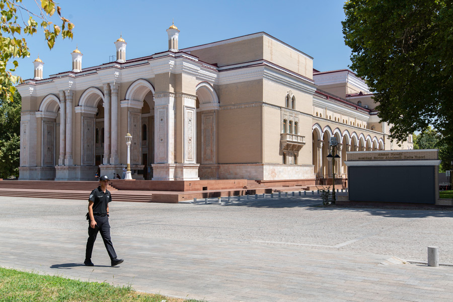Teatro Alisher Navoiy, Tashkent