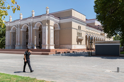 Teatro Alisher Navoiy, Tashkent
