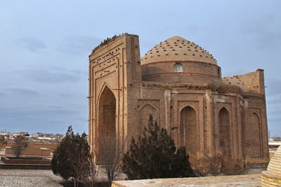 Sultan Ali Mausoleum