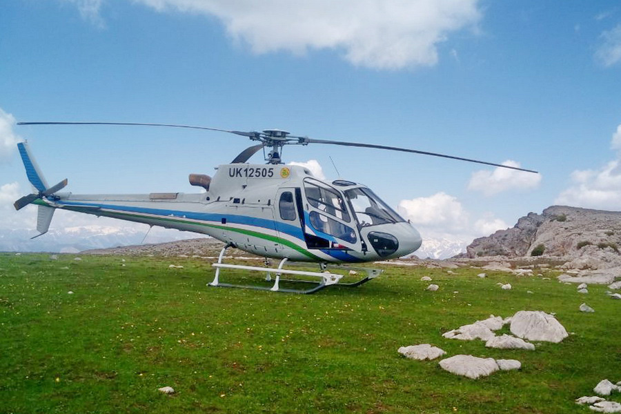 Helicopter on the Pulatkhan