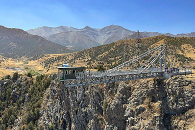 Rope Jumping, Zaamin Suspension Bridge