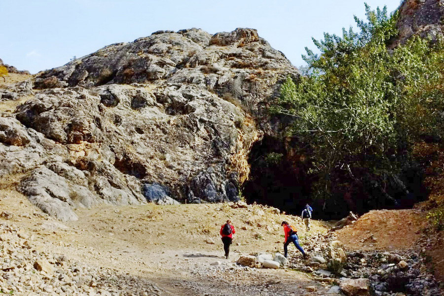 Obi-Rakhmat Grotto