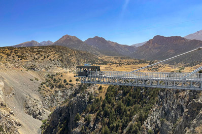 Rope Jumping, Zaamin Suspension Bridge