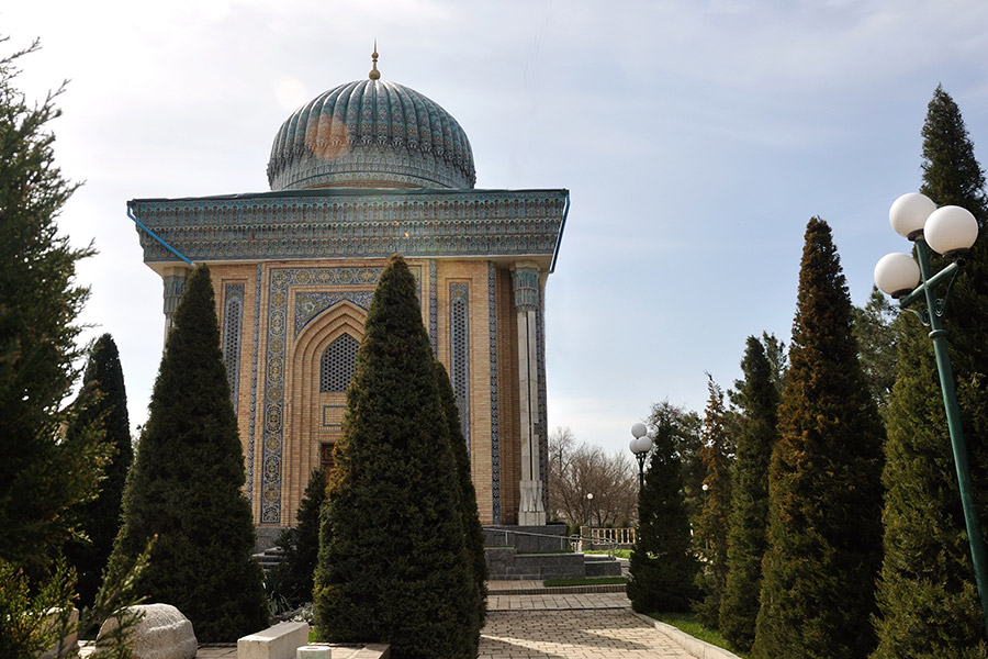 Khoja al Mansoor al Matrudi Mausoleum