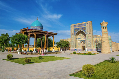 Tomb of Abduholiq Gijduvaniy