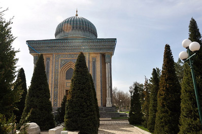 Mausoleo Khoja al Mansoor al Matrudi
