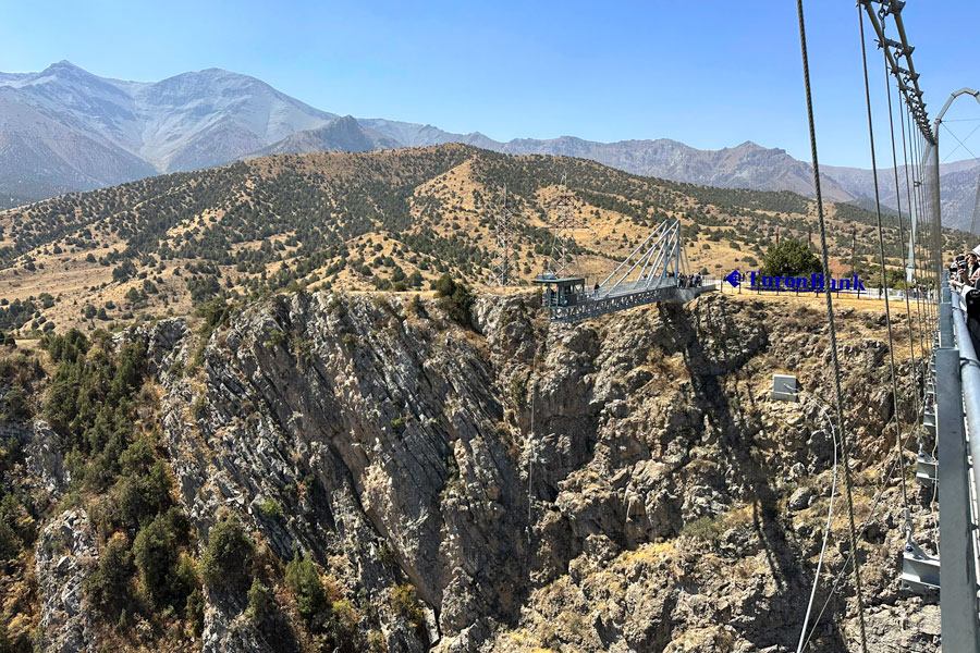 Rope Jumping, Zaamin Suspension Bridge