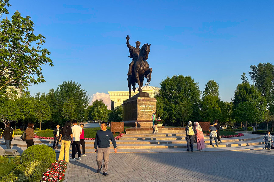 Amir Timur Square, Tashkent