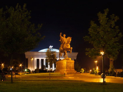Taschkent Stadtrundfahrt am Abend