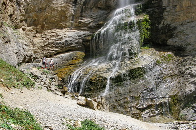 Chukuraksu Waterfall