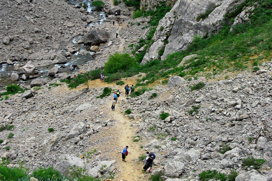 Trail to Upper Lake