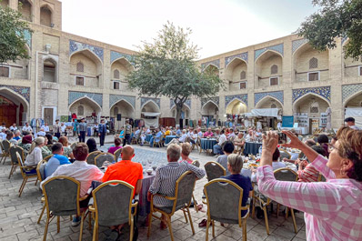 Madrasa de Nadir Divan-begi, Bujará