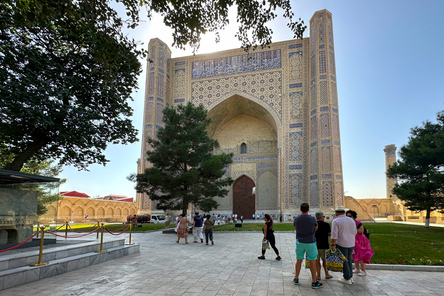 Bibi Khanum Mosque, Samarkand, Uzbekistan