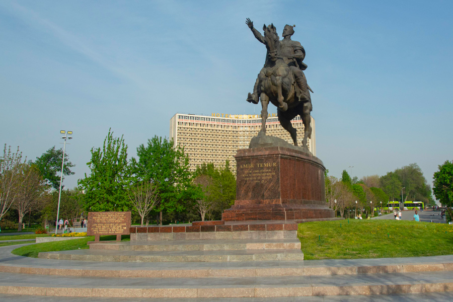 Площадь Амира Тимура, Ташкент