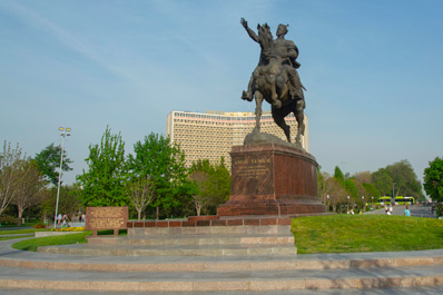 Площадь Амира Тимура, Ташкент