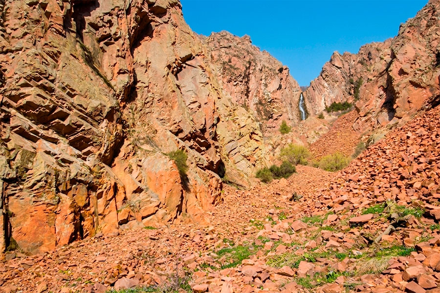 Pigeon Gorge, Yangiabad