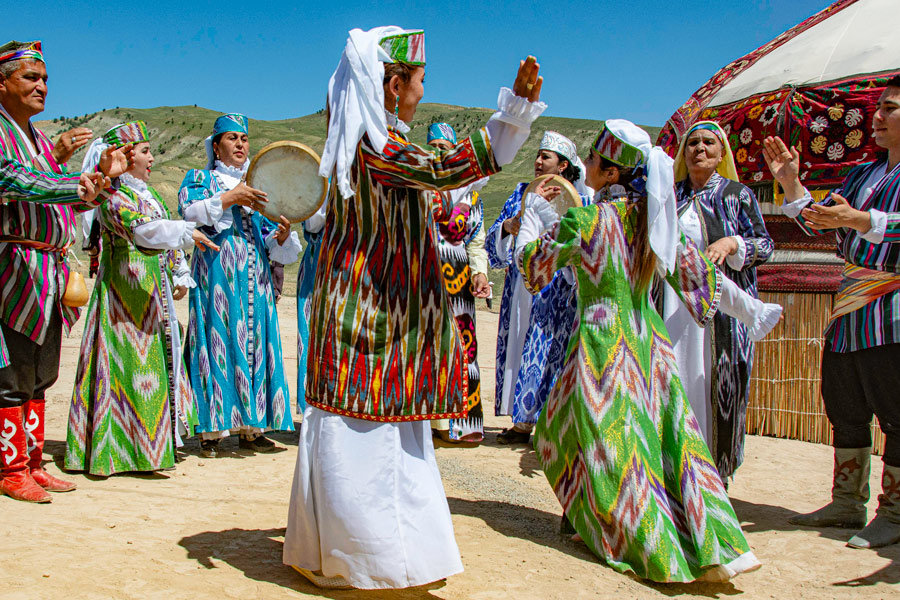 Традиционная узбекская одежда