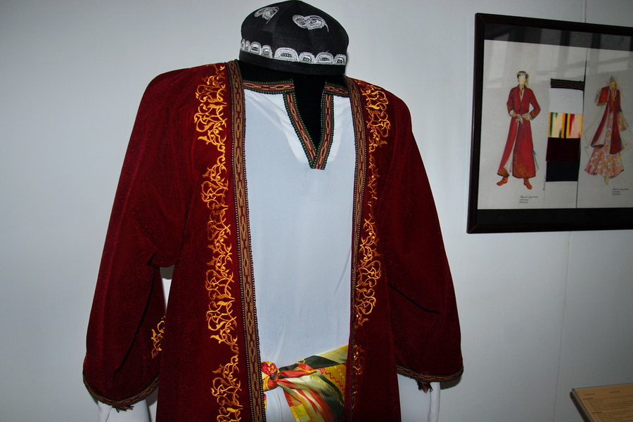 Traditional Uzbek Clothes. Tashkent