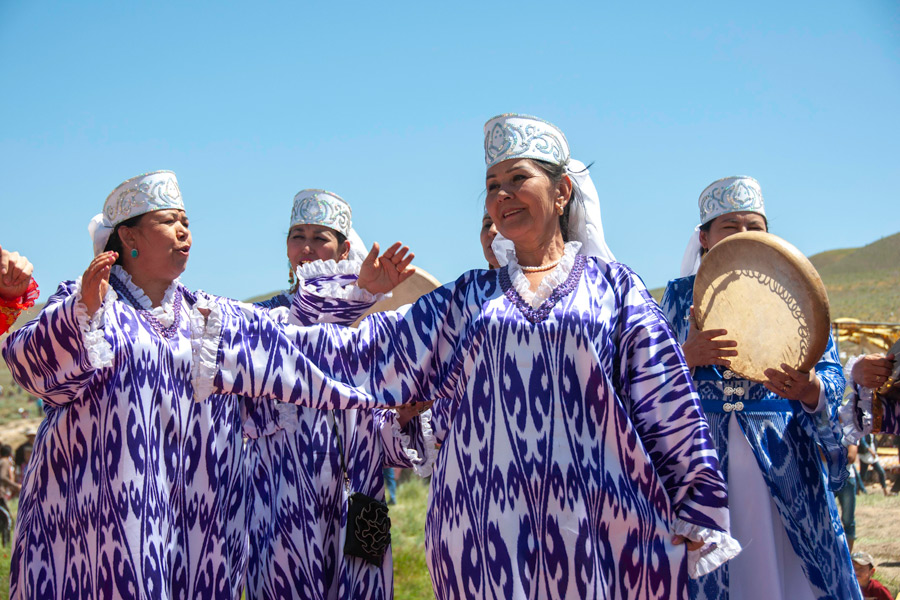 Hospitality Traditions in Uzbekistan Hospitality Traditions in Uzbekistan