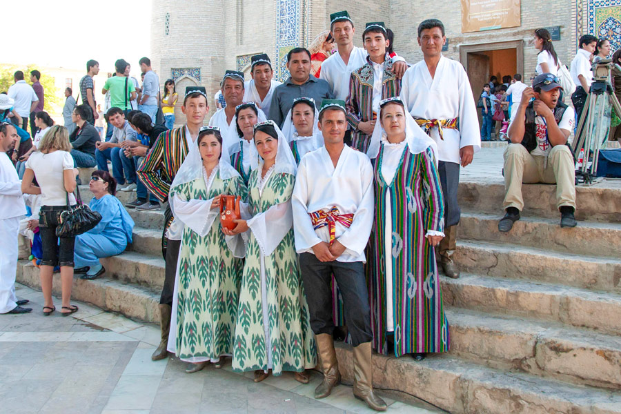 Традиционная узбекская одежда