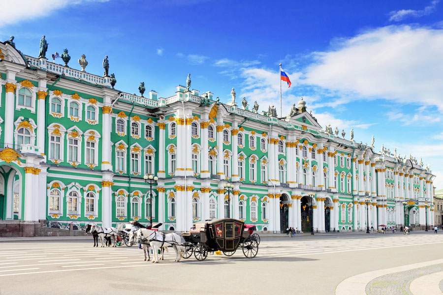 Le Palais d’hiver, Les palais de St. Petersbourg