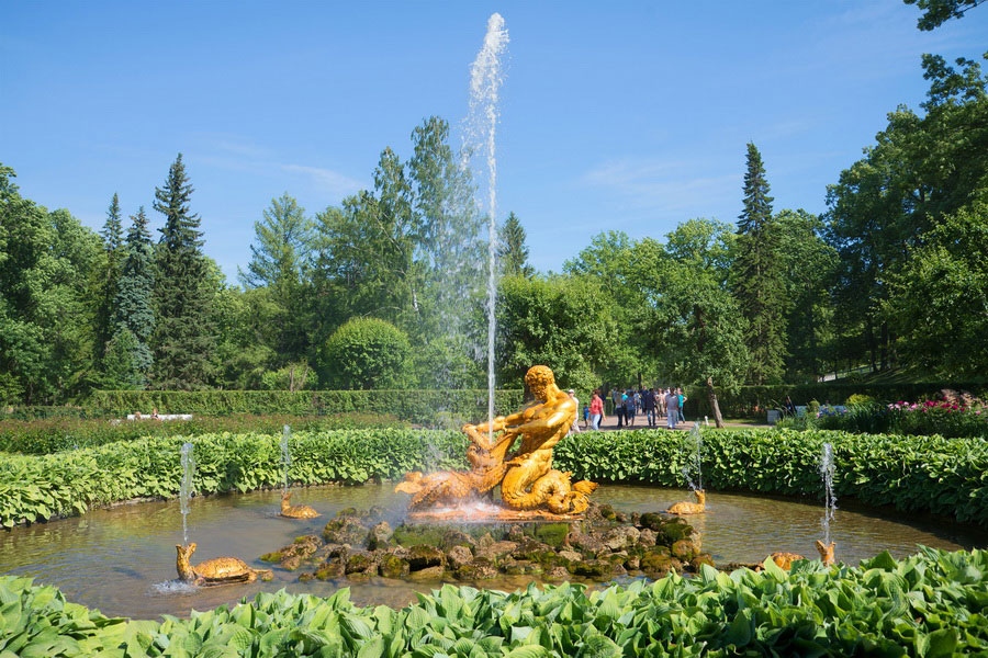 Fountains of Peterhof, Saint-Petersburg