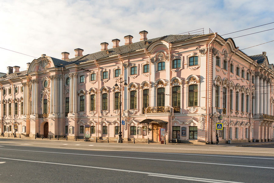 Les palais de St.Pétersbourg