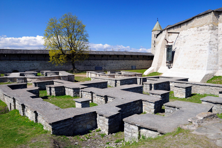 Dovmont Town, Pskov