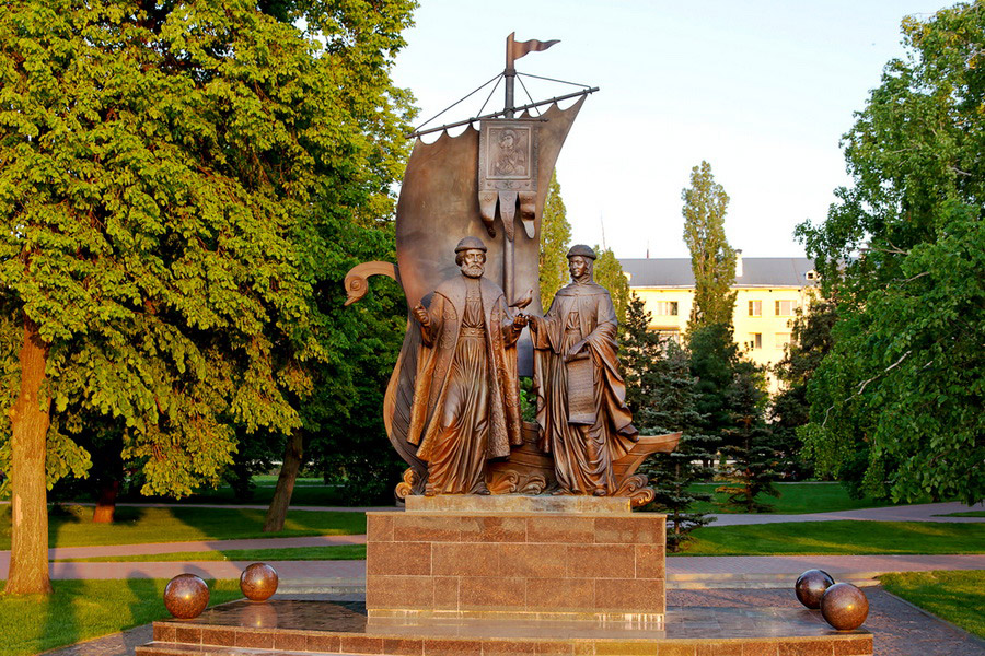 Famous monuments of Samara
