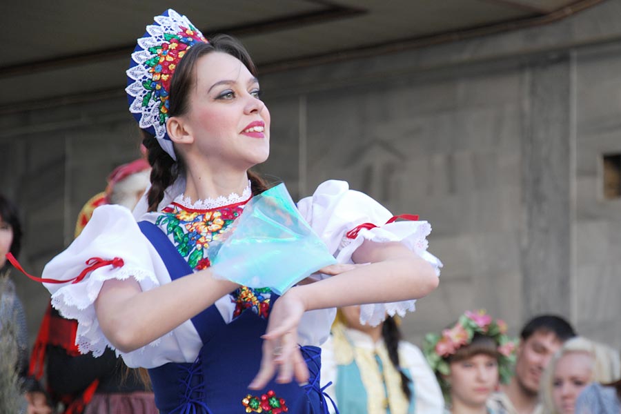 Traditional Russian Women's Clothing