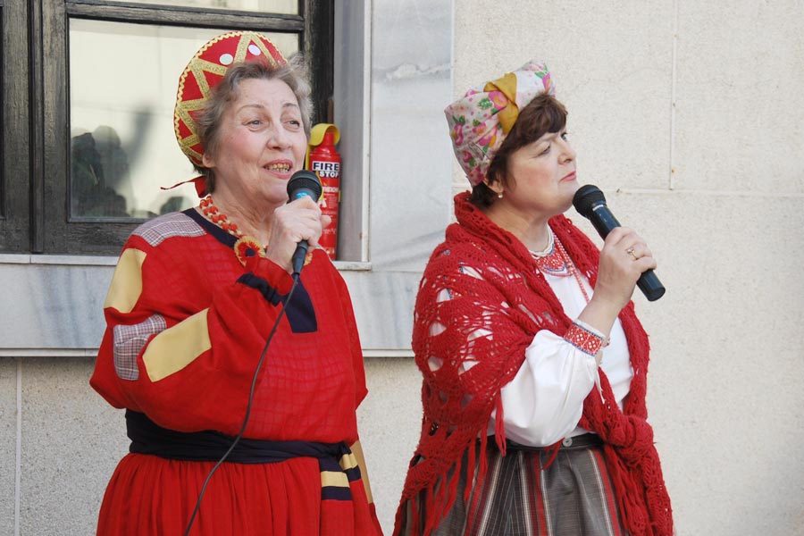 russian traditional dress